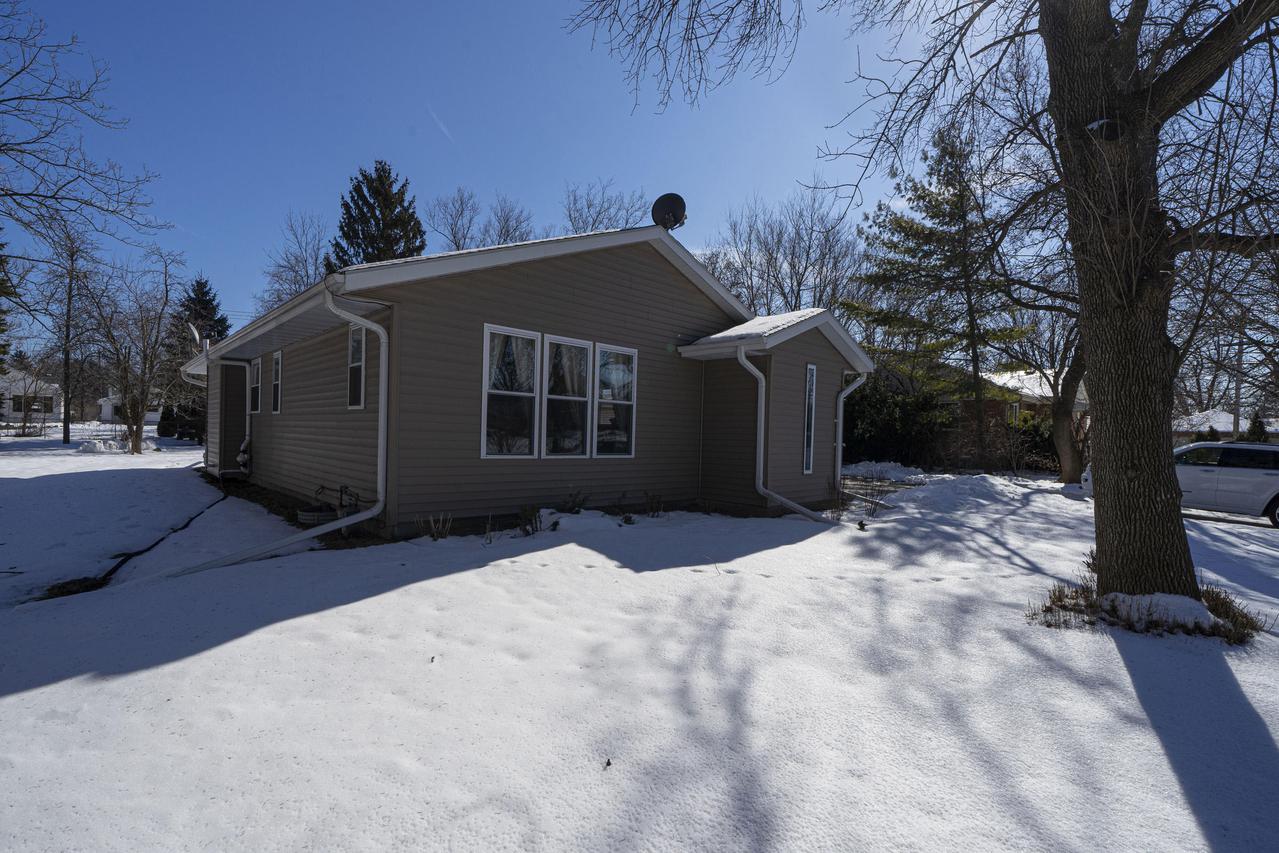 5734 S 116th St., Hales Corners, WI 53130