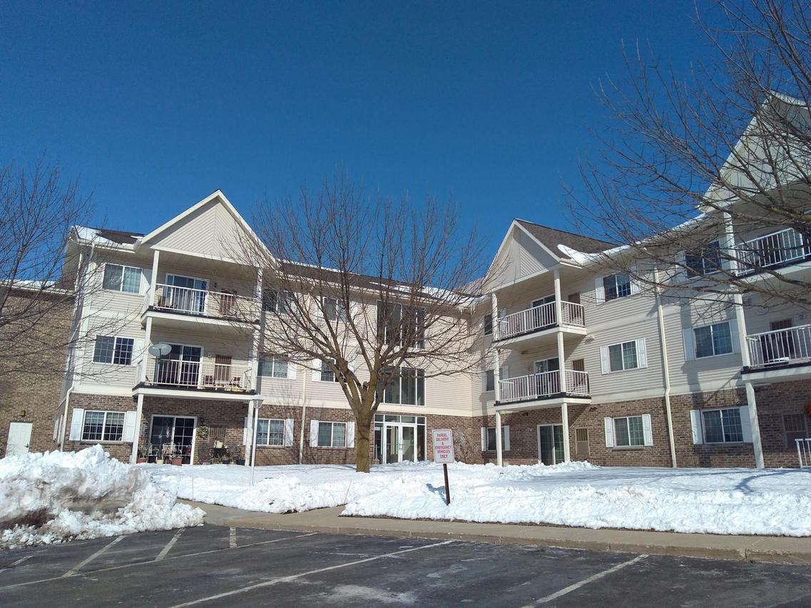 140 W Commerce Blvd. #201, Slinger, WI 53086