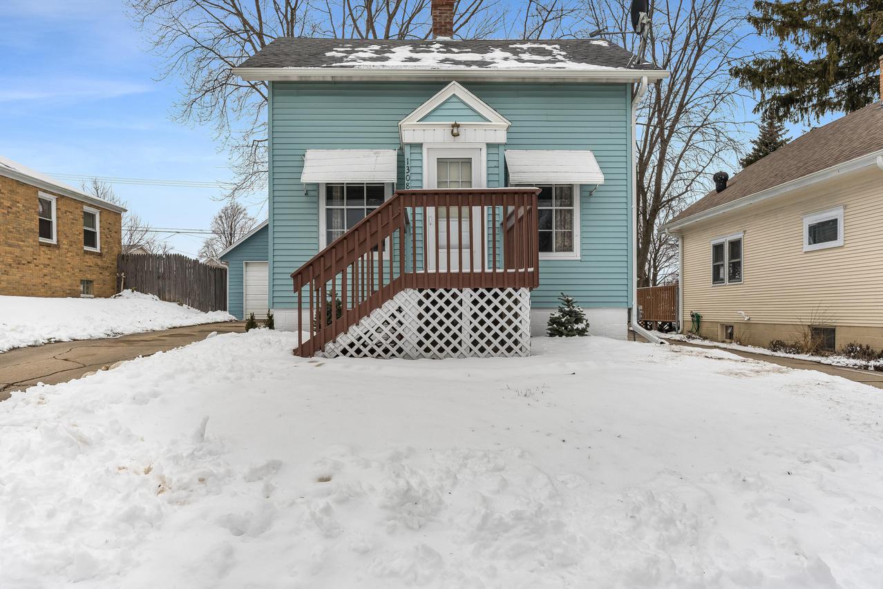1308 Kentucky St, Racine, WI 53405