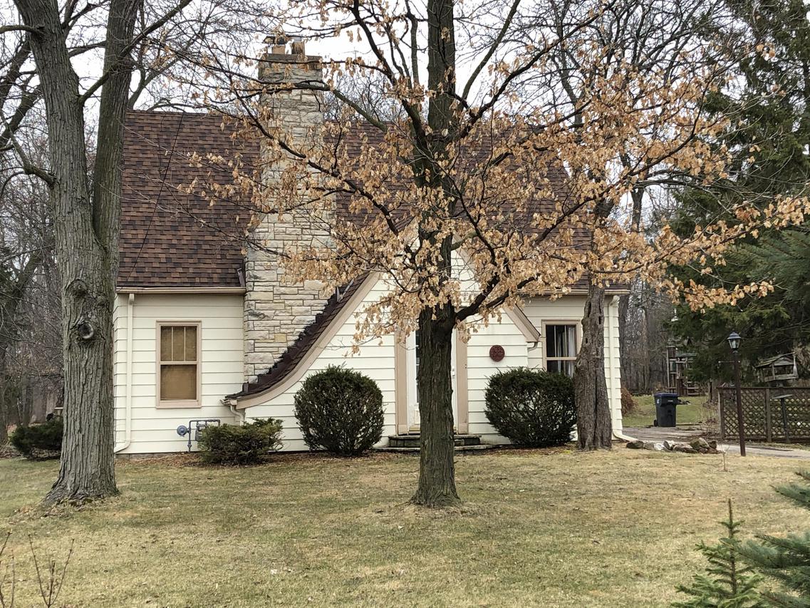 W220S3306 Racine Ave., Waukesha, WI 53189