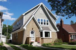 2040 N 86th St. #2042, Wauwatosa, WI 53226