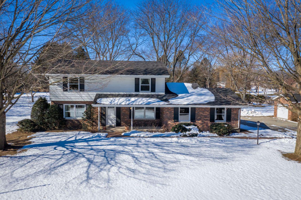 11425 N Vega Ave., Mequon, WI 53097