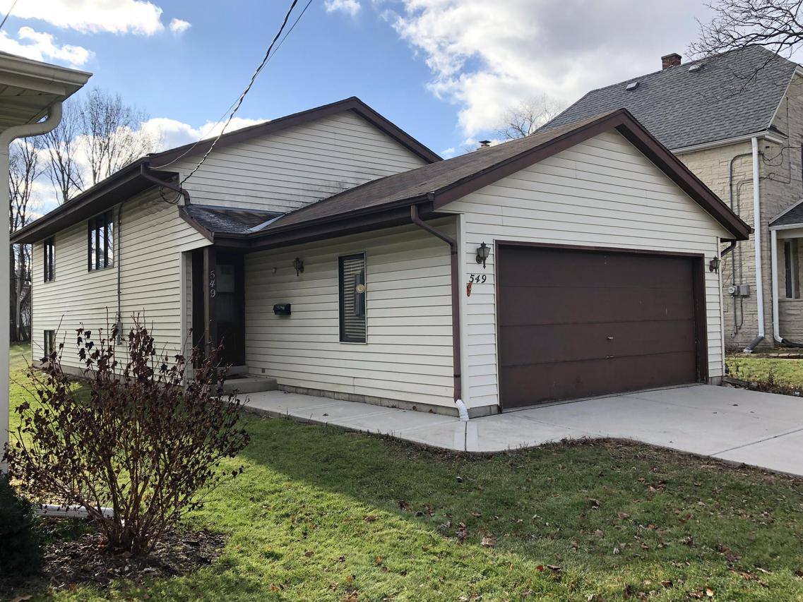 549 Elizabeth St, Waukesha, WI 53186