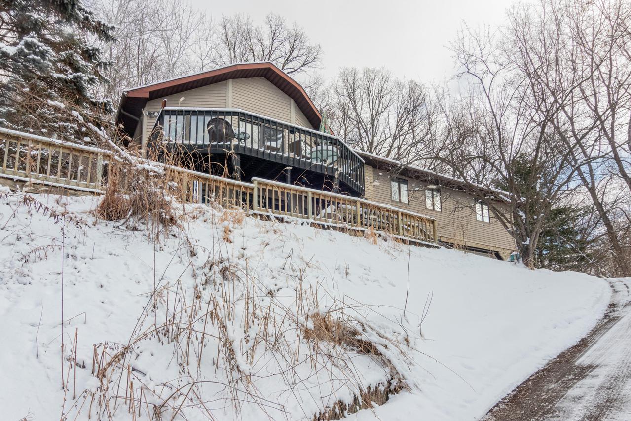 W6428 Riverview Dr., Onalaska, WI 54650