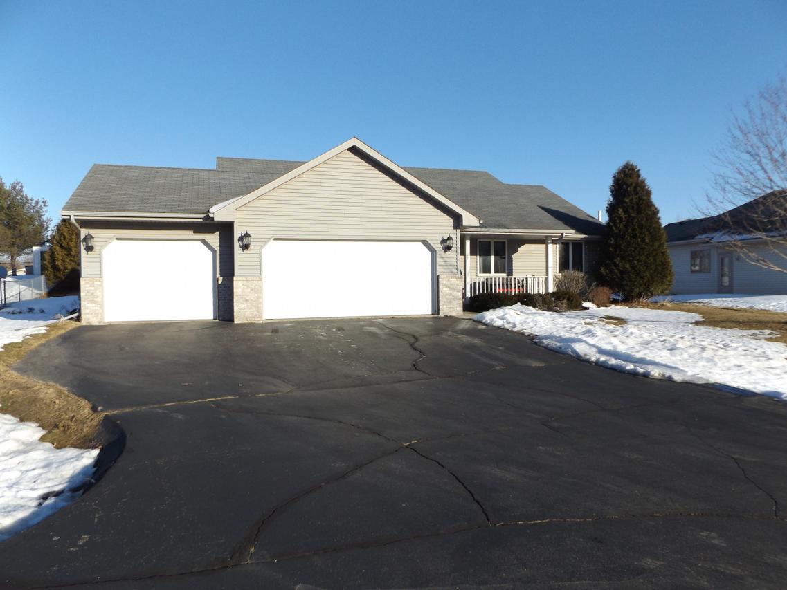 517 Danielson Dr., Darien, WI 53114