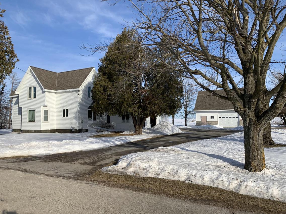3879 Lark Rd., Glenmore, WI 54208