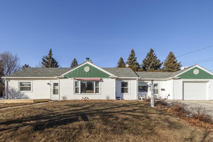 8428 W Bluemound Rd, Wauwatosa, WI 53226