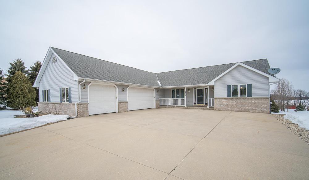 4802 Wood Duck Way, West Bend, WI 53095
