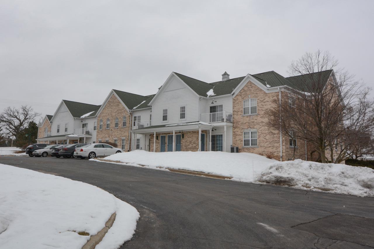 2720 Northview Rd #30, Waukesha, WI 53188