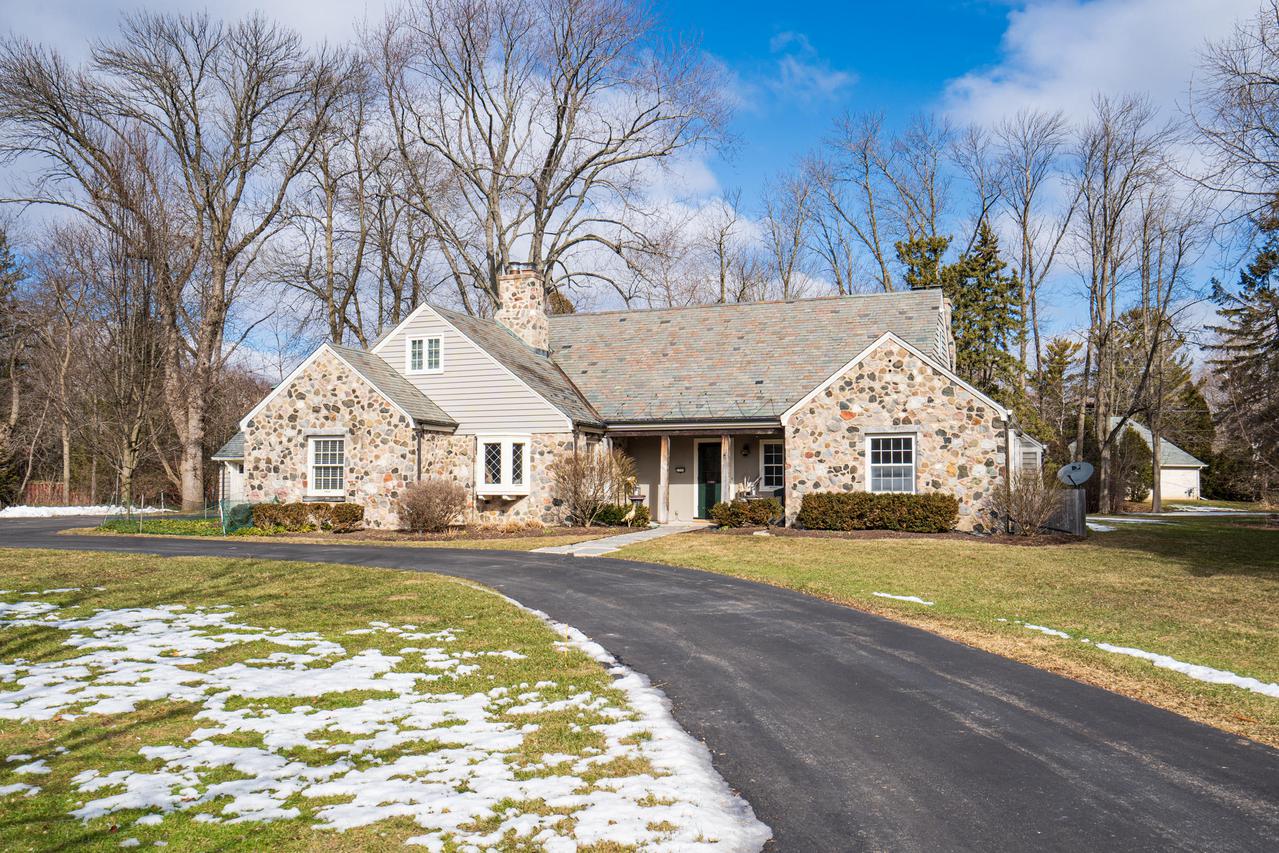1300 E Fox Ln., Fox Point, WI 53217