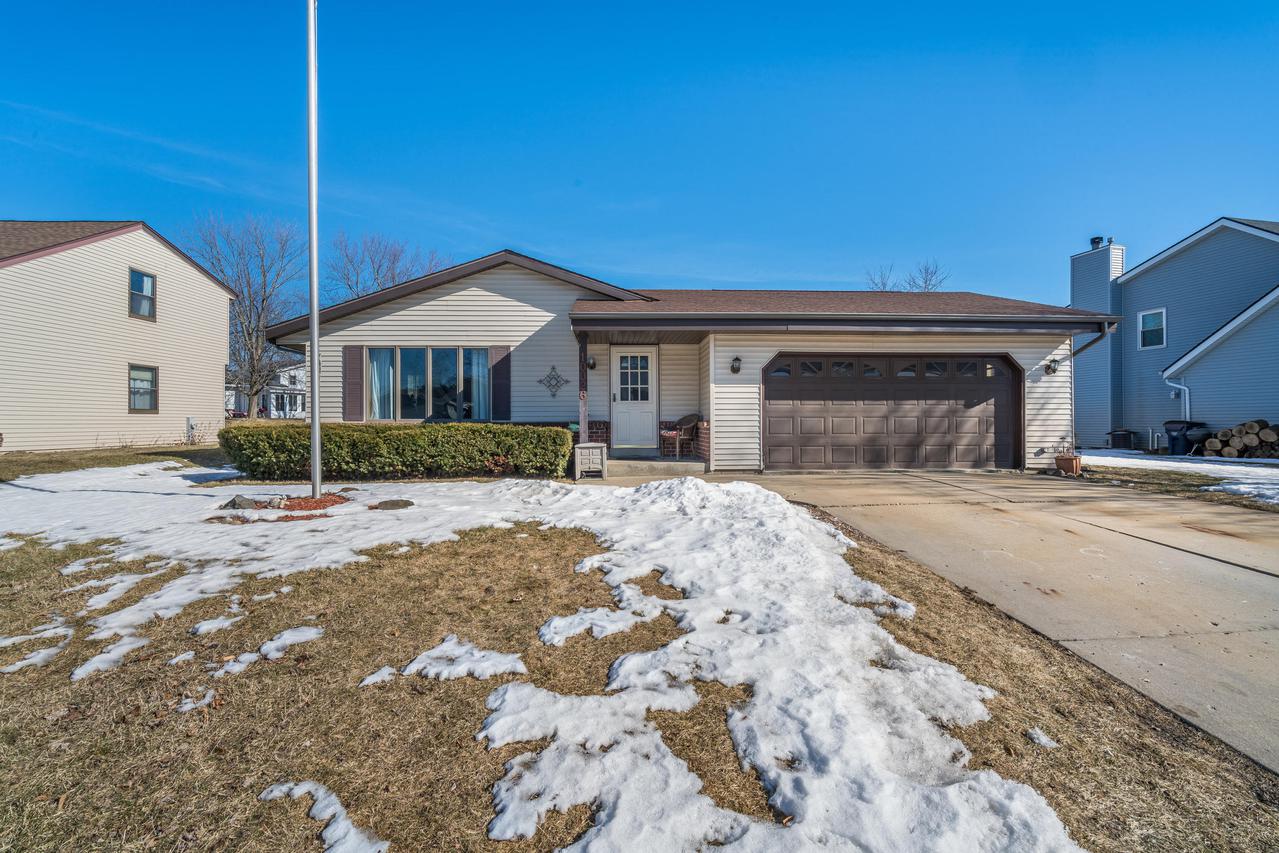 10026 S 11th Ave., Oak Creek, WI 53154