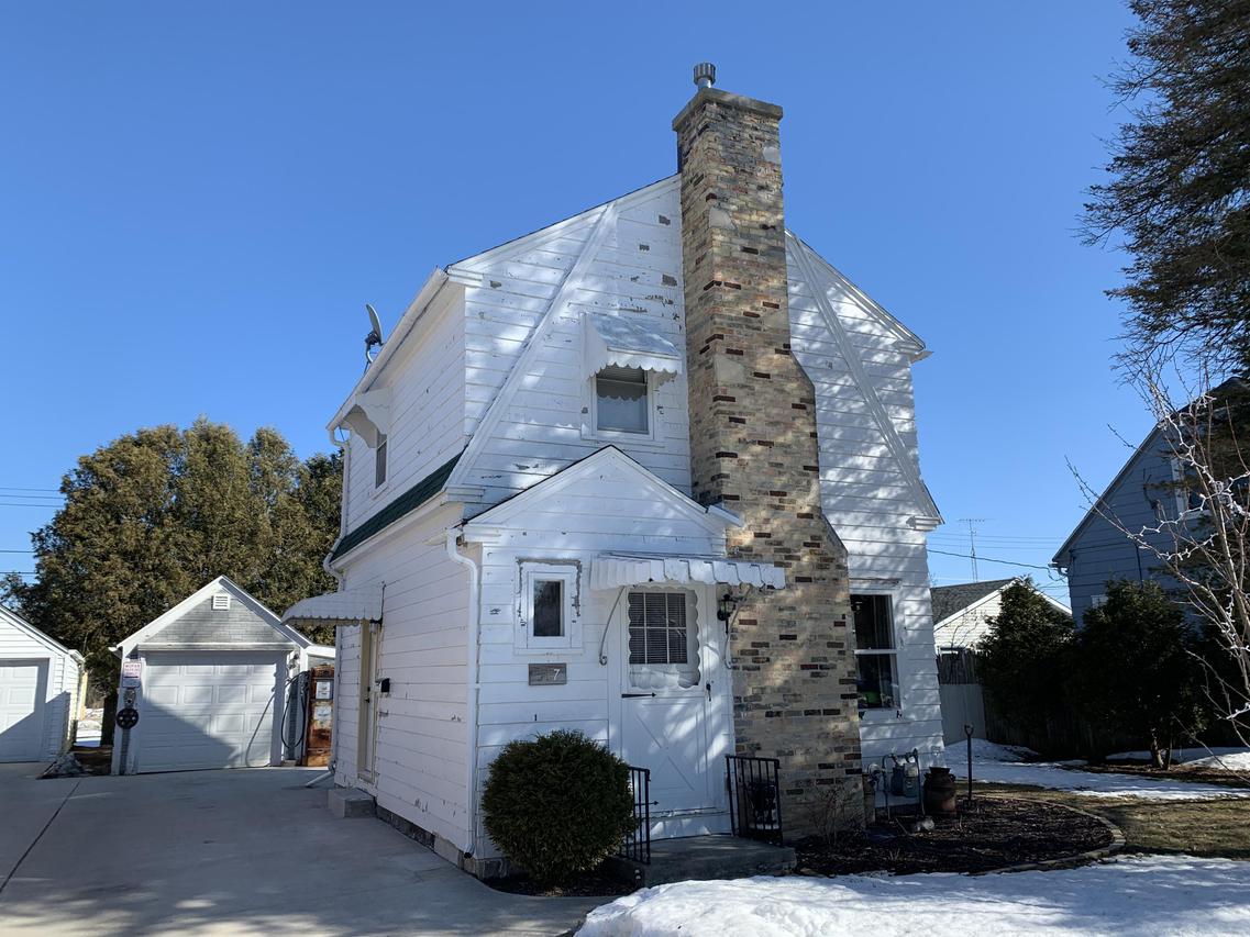 517 S 30th, Manitowoc, WI 54220