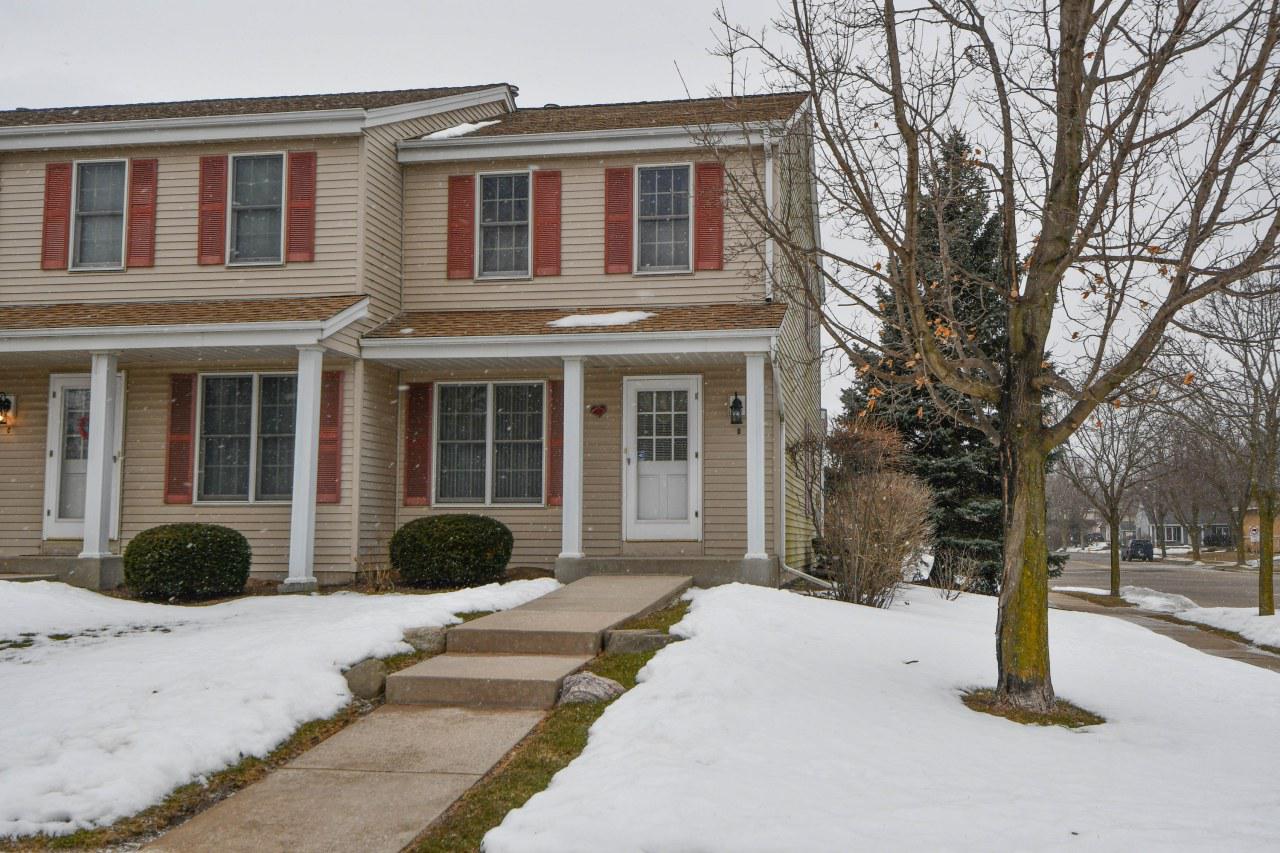 2000 Cliff-alex Ct #D, Waukesha, WI 53189