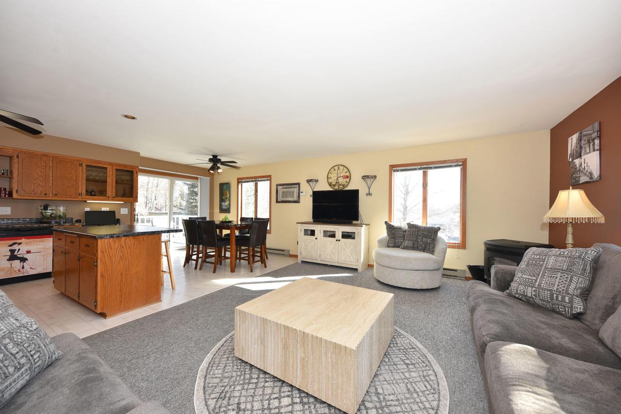 628 S Kettle Moraine Dr., Slinger, WI 53086