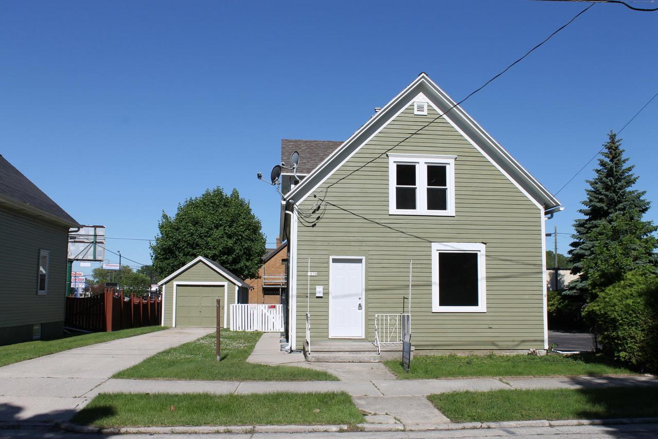 1030 S 25th St., Manitowoc, WI 54220