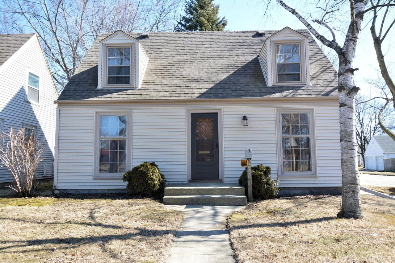 2223 Blaine Ave., Racine, WI 53405