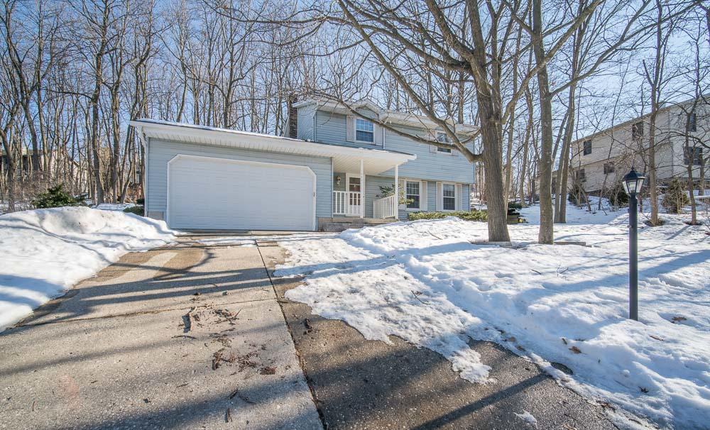 2847 Rolling Ridge Dr., Waukesha, WI 53188