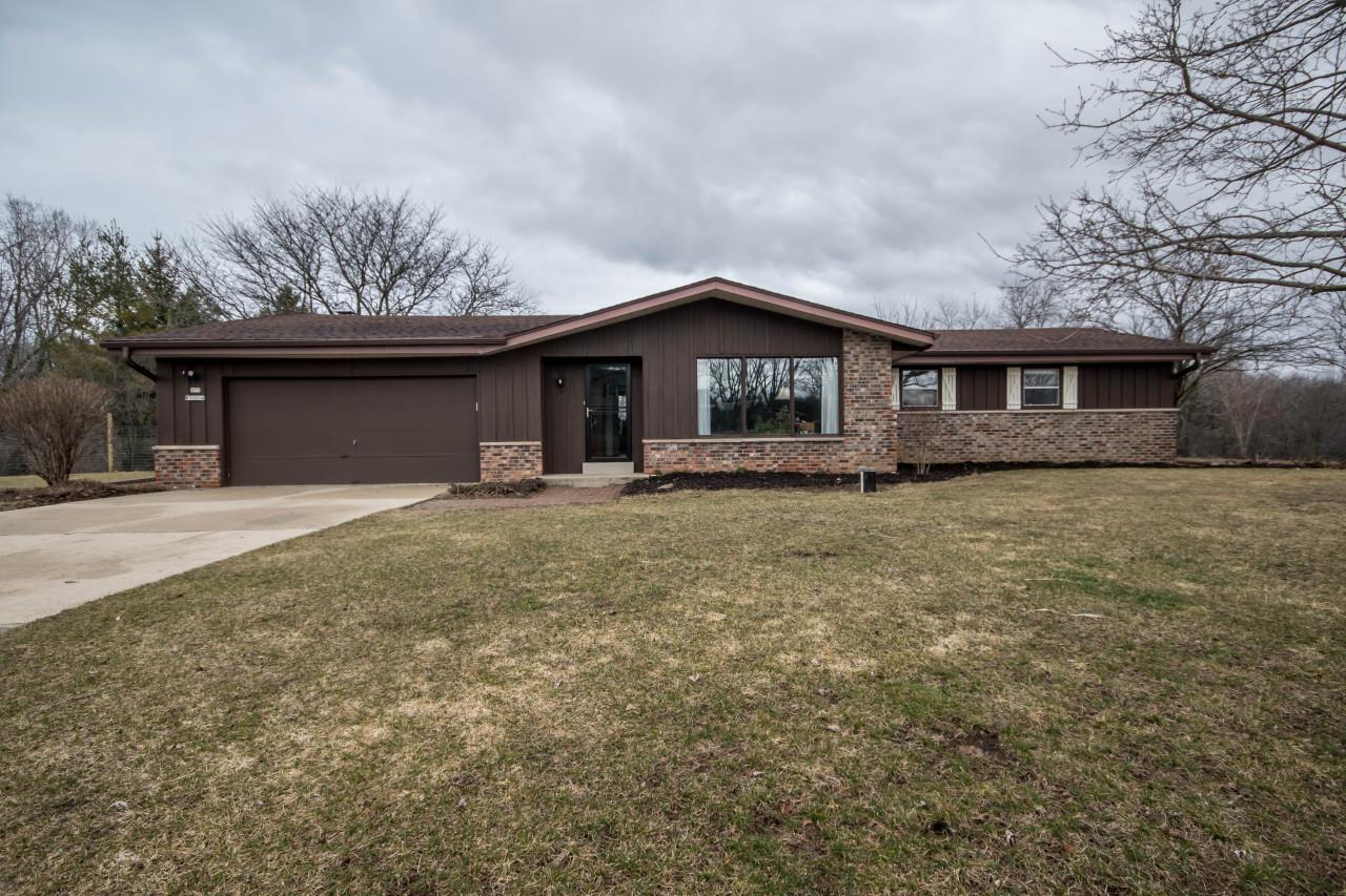 S77W32894 Country Ln., Mukwonago, WI 53149