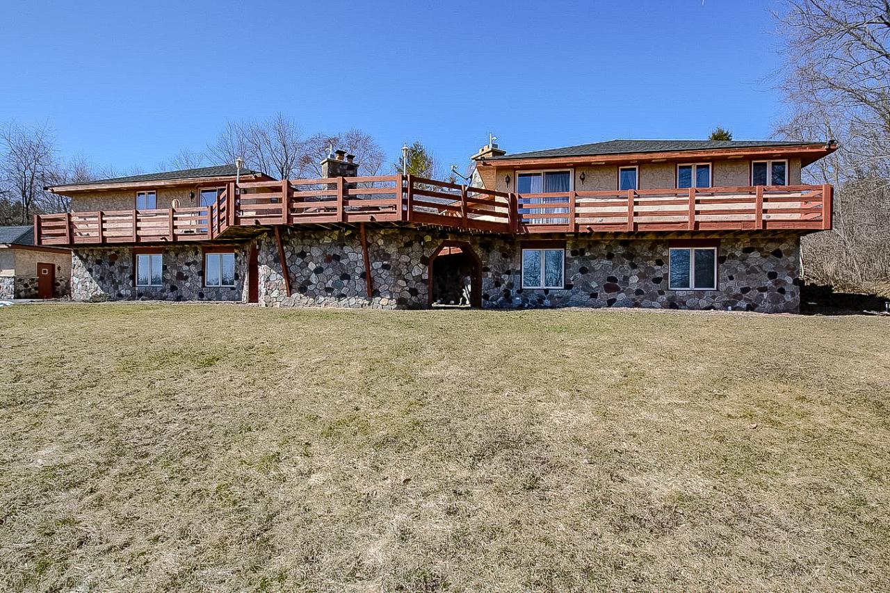 W252N4344 Sussex Rd., Pewaukee, WI 53072