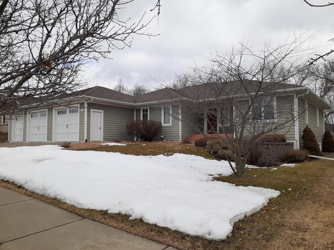 611 Russell Dr., Holmen, WI 54636