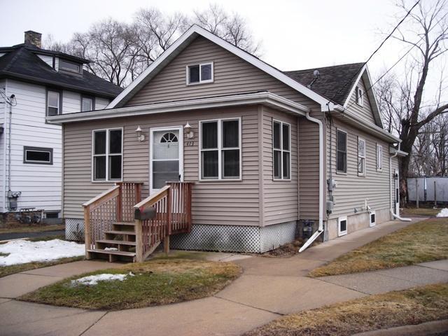 413 W Milwaukee St, Watertown, WI 53094