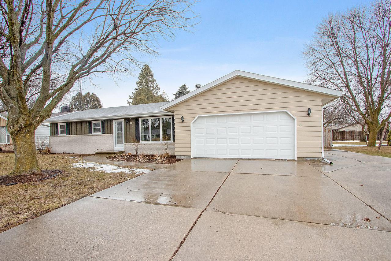 4412 Just Ct., Manitowoc, WI 54220
