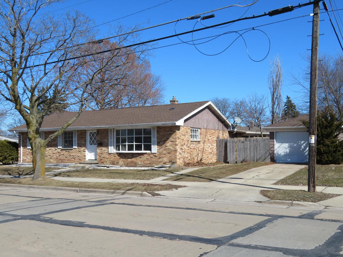 3915 La Salle St., Racine, WI 53402