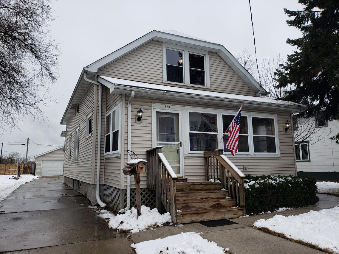 715 S 15th St., Manitowoc, WI 54220