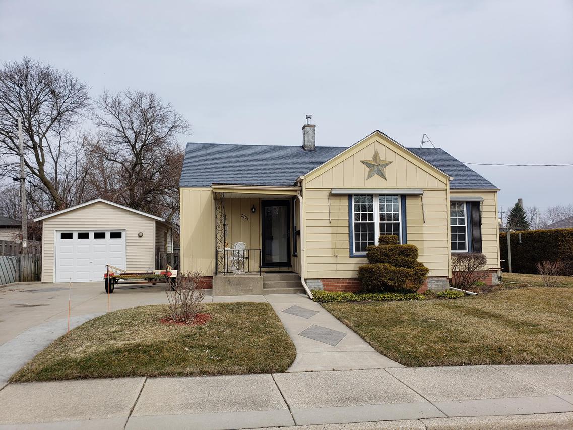 2304 Lawn St., Racine, WI 53404