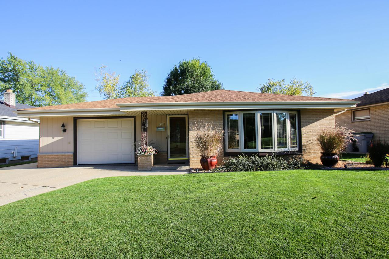 8801 W Burdick Ave, Milwaukee, WI 53227