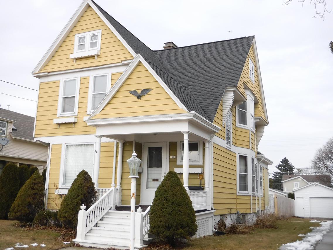 1123 S 8th St., Manitowoc, WI 54220