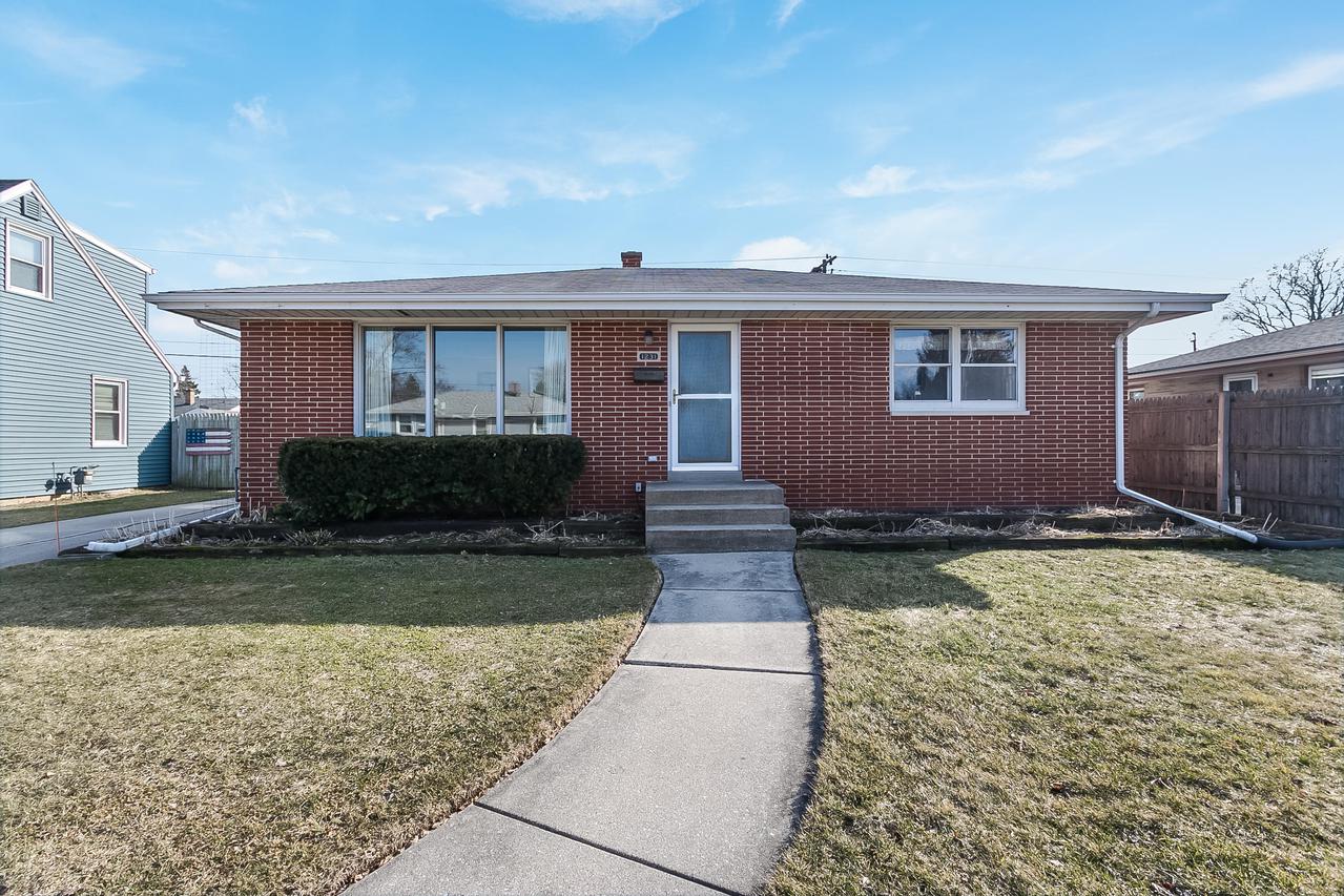 1231 Harmony Dr, Racine, WI 53402