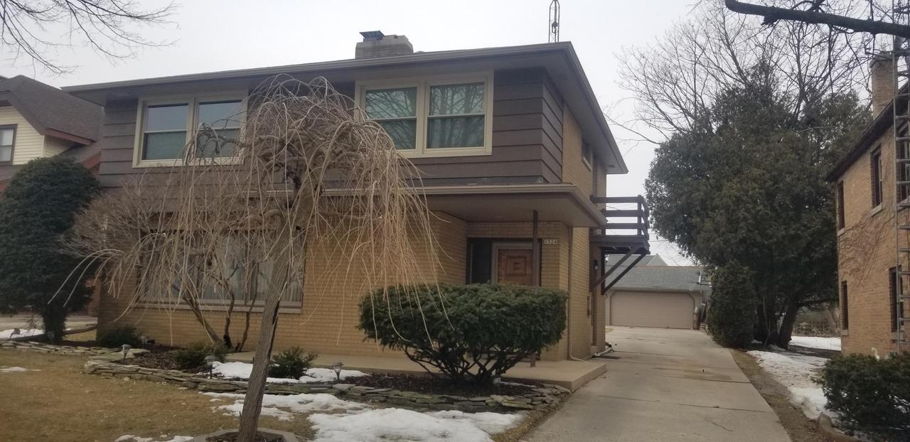 1524 S 9th St., Manitowoc, WI 54220