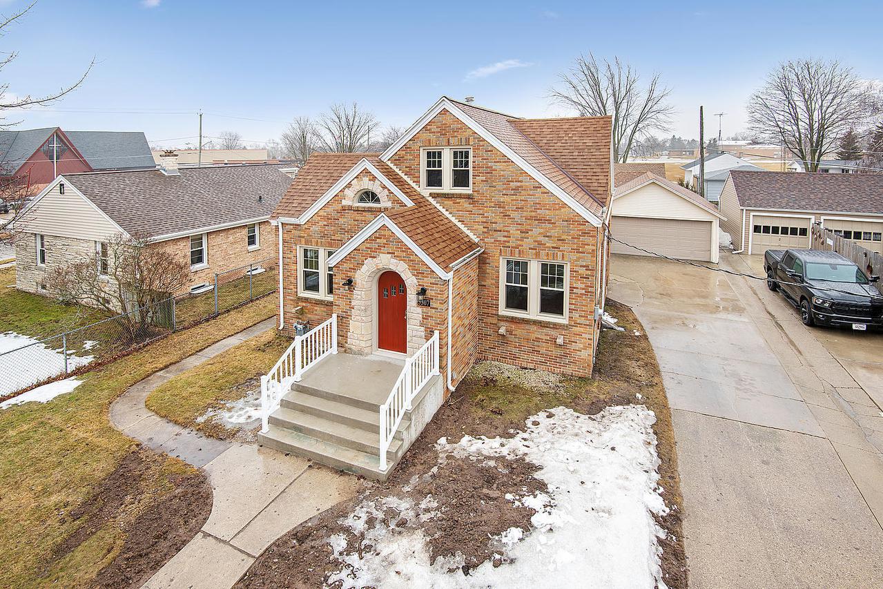 3307 Meadow Ln., Manitowoc, WI 54220