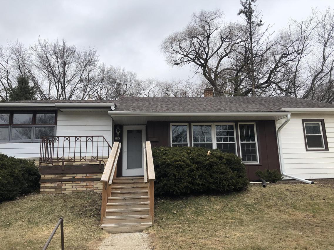 228 W Rogers St, Hartford, WI 53027