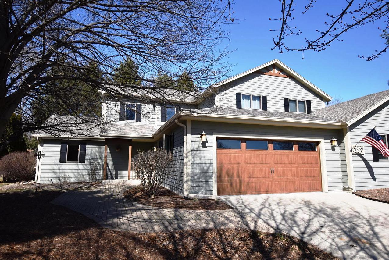 N26W26388 Quail Hollow Rd. #B, Pewaukee, WI 53072