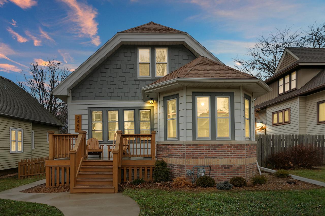 2457 N 63rd St, Wauwatosa, WI 53213