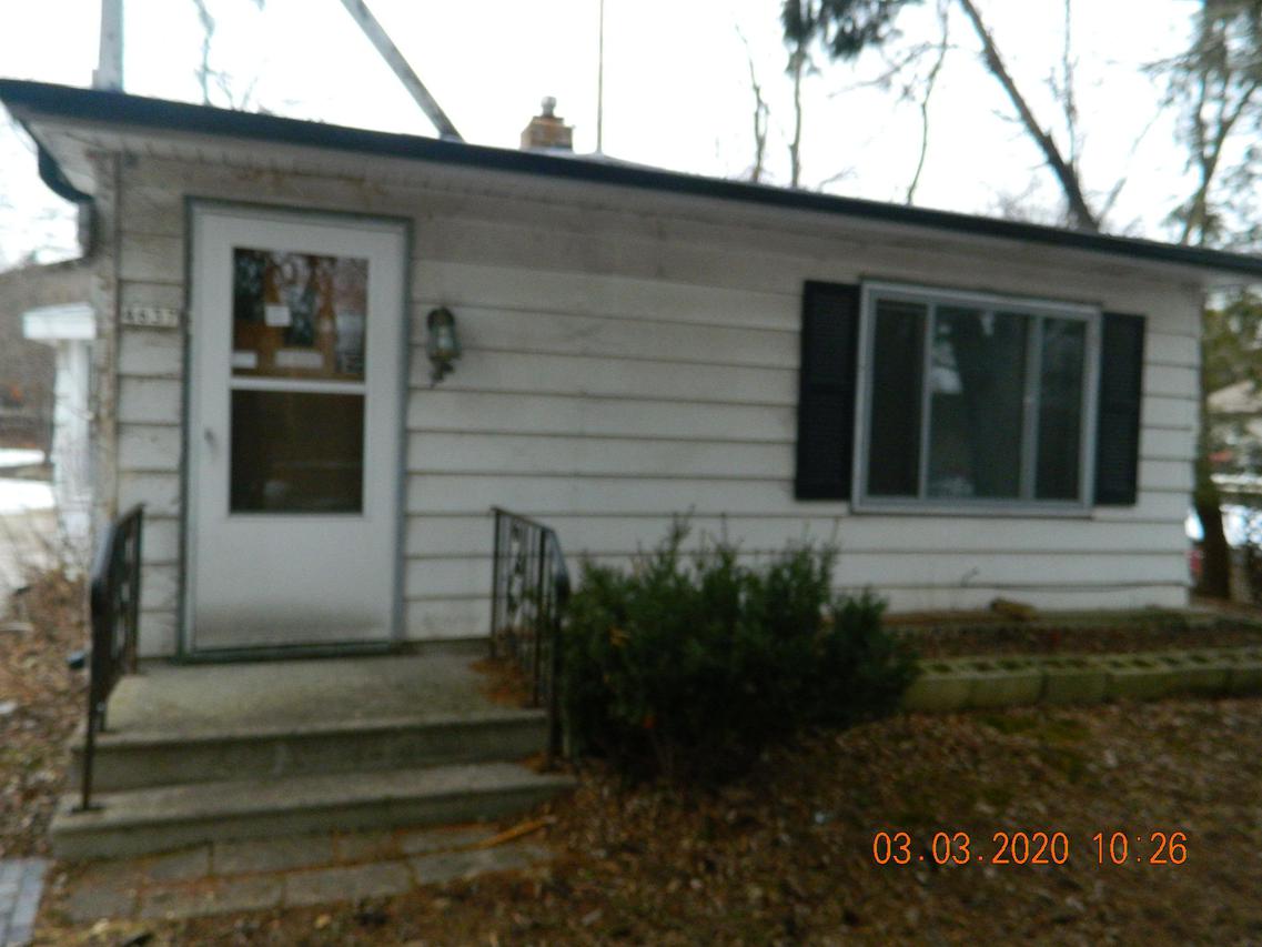 4637 N 117th St., Wauwatosa, WI 53225
