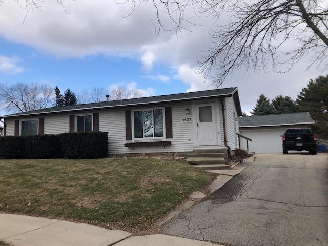 1437 Erin Ln., Waukesha, WI 53188