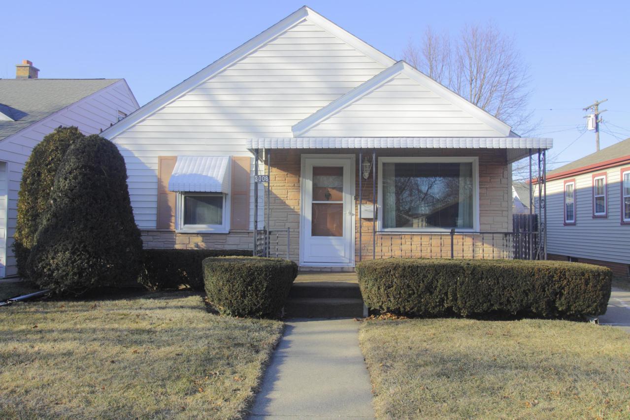 3008 Dwight St., Racine, WI 53403