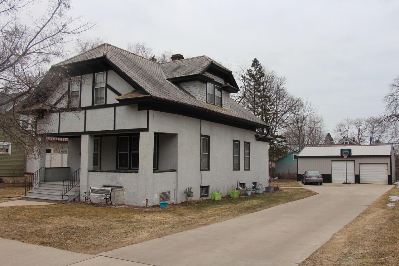 719 N 11th St., Manitowoc, WI 54220