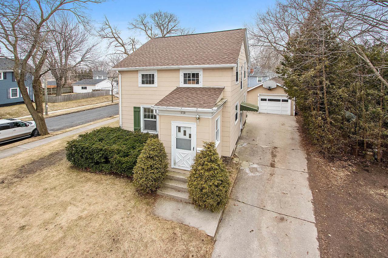 430 S 26th St., Manitowoc, WI 54220