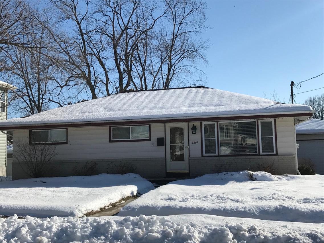 2207 Norton Ave., Waukesha, WI 53188