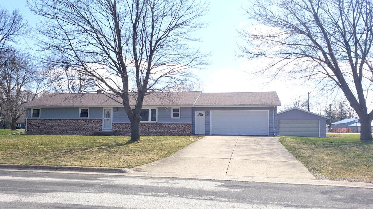 327 Birch Ln., Reedsville, WI 54230