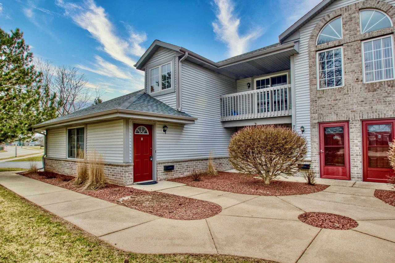 711 Quinlan Dr. #E, Pewaukee, WI 53072