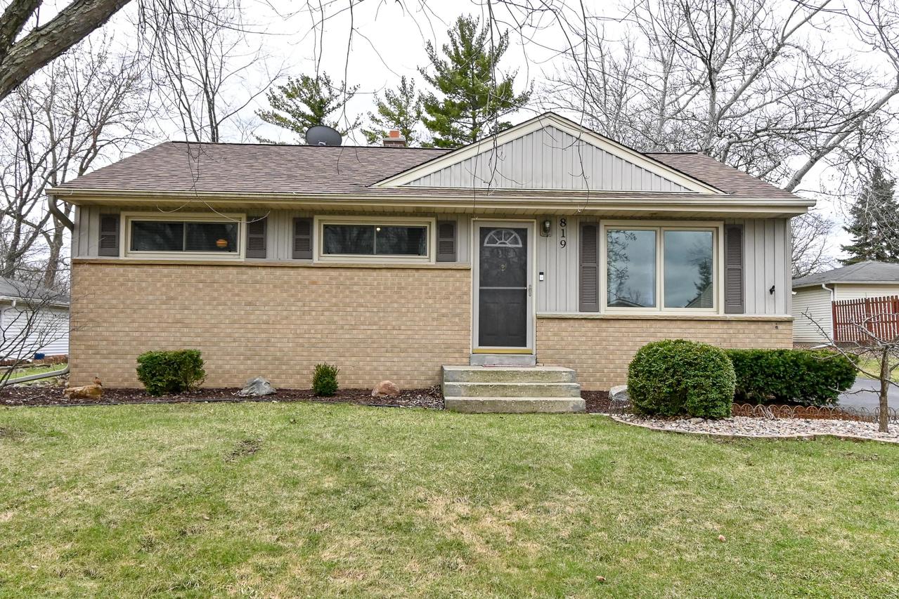 819 Evert St., Pewaukee, WI 53072