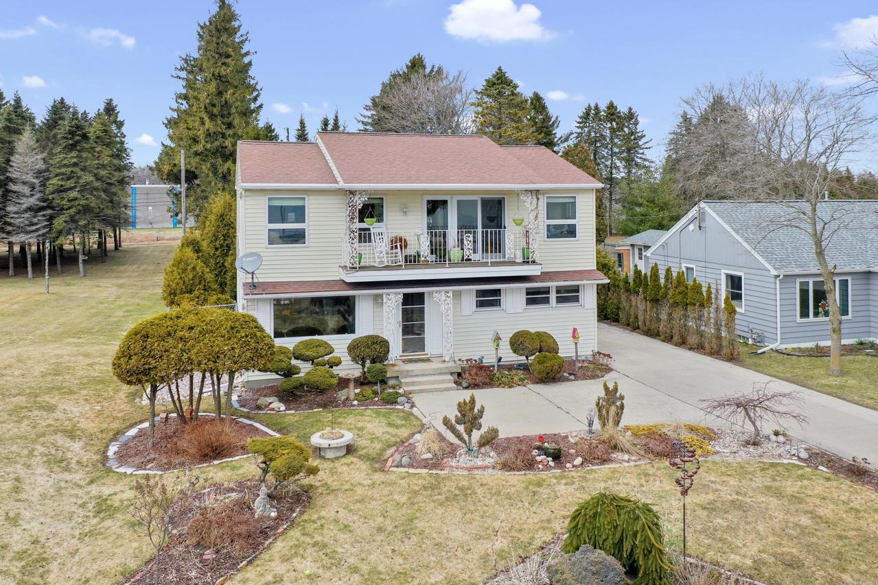 2922 Memorial Dr., Two Rivers, WI 54241