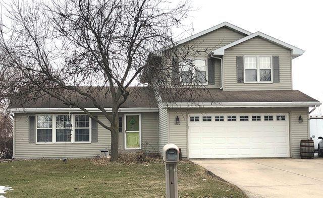 1104 Crestview Dr, Watertown, WI 53094