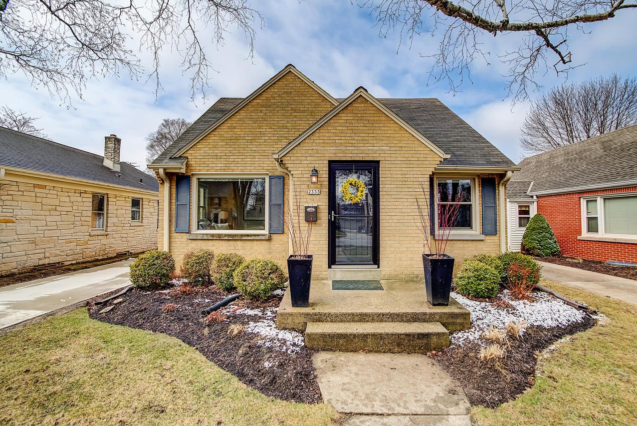 2333 N 88th St., Wauwatosa, WI 53226