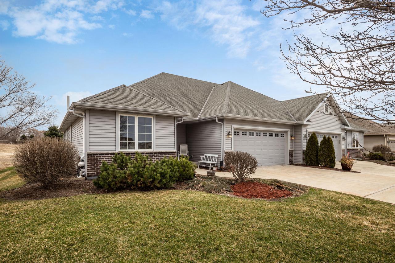 9501 Prairie Crossing Dr., Caledonia, WI 53126